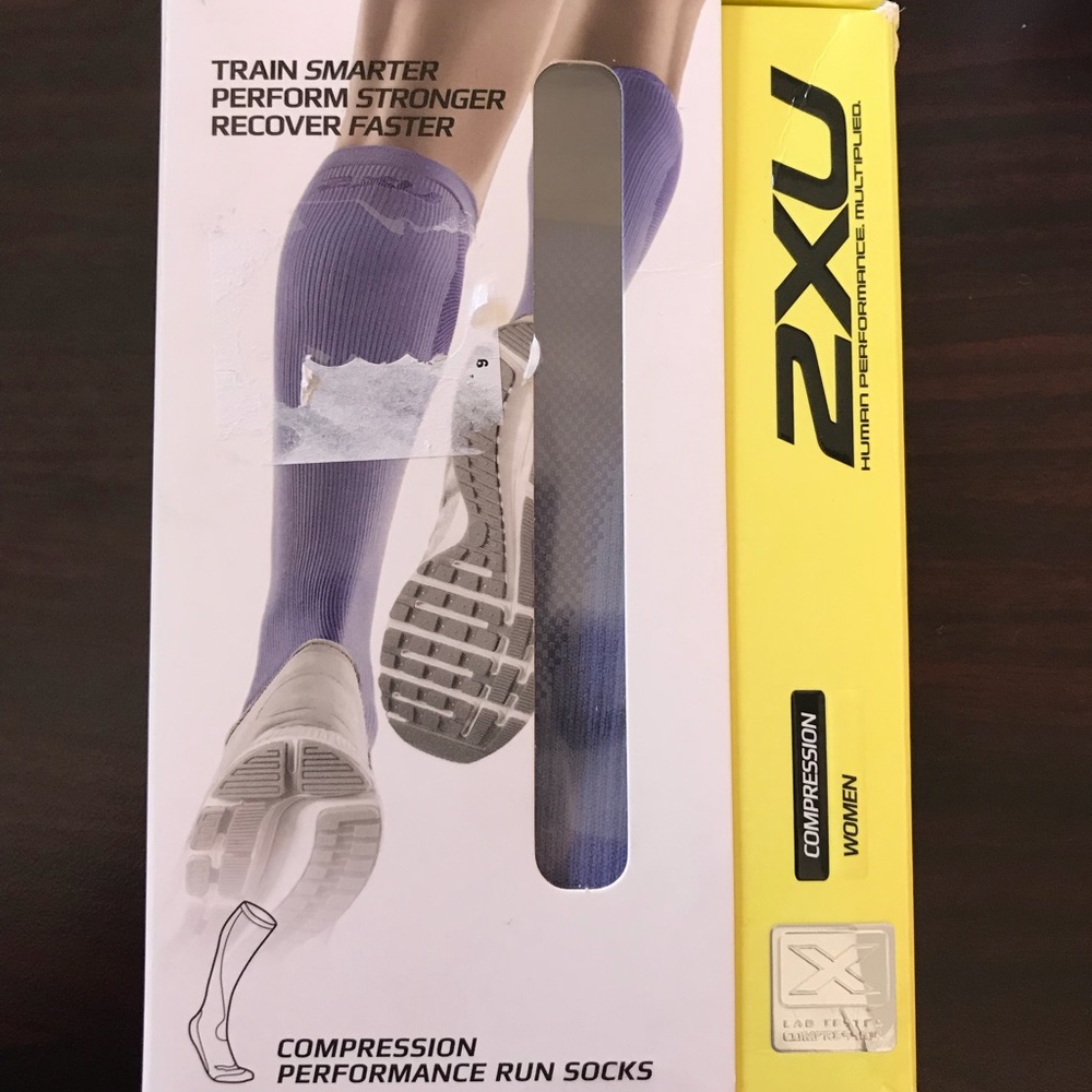 The 2XU Performance Run Socks - Picture 2 of 2
